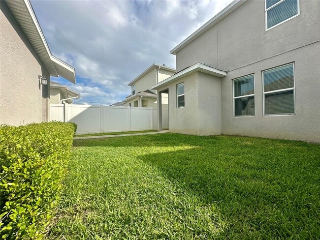 Building Photo - 10247 Love Story St