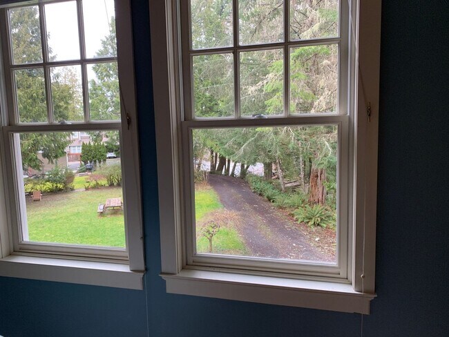Building Photo - Charming 1BR House in Shelton