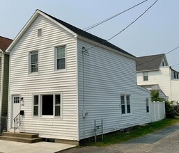 Building Photo - 201 15th St