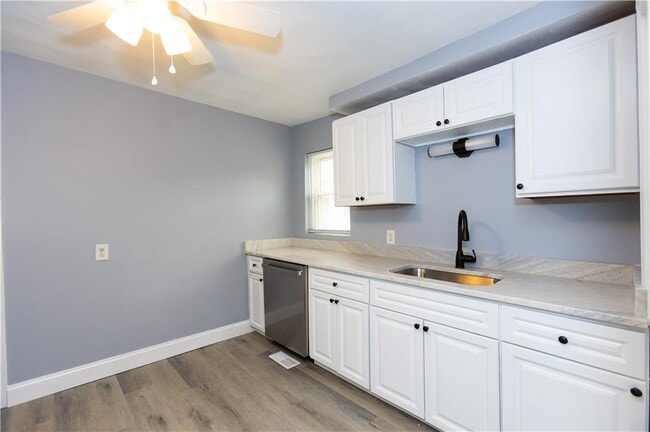 Building Photo - 139 Stanton Ave