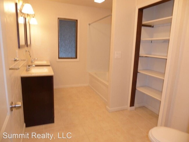 Building Photo - 4 br, 3 bath House - 4319 Conifer Lane