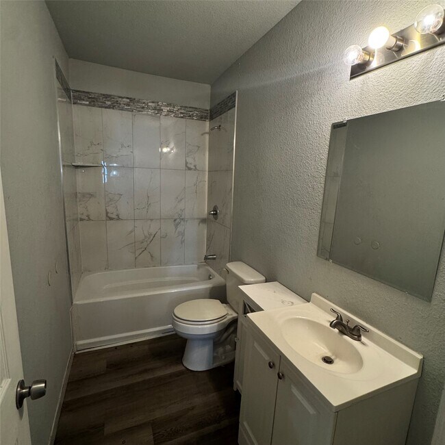 Building Photo - 3917 Kashmere St