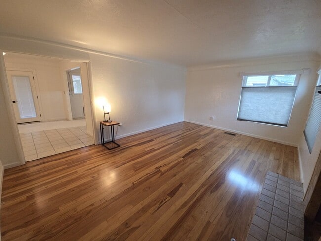 Building Photo - Elegant home with classic charm