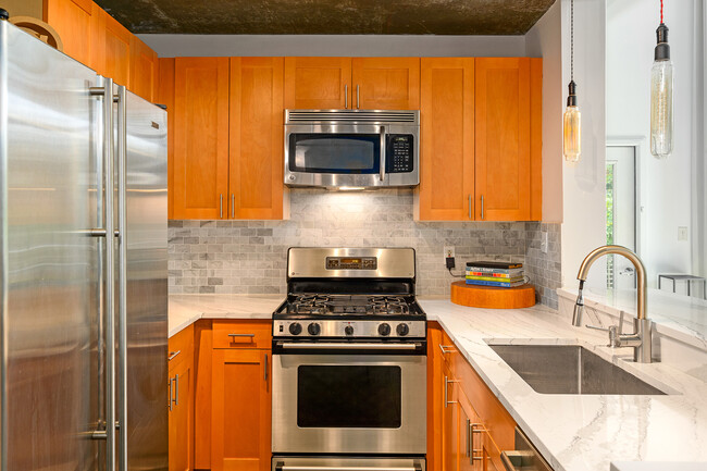 Building Photo - 850 Ralph McGill Blvd NE