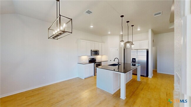 Building Photo - 808 Dred Roger Circle