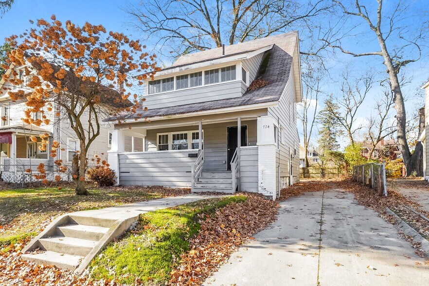 Building Photo - 724 Carlysle St