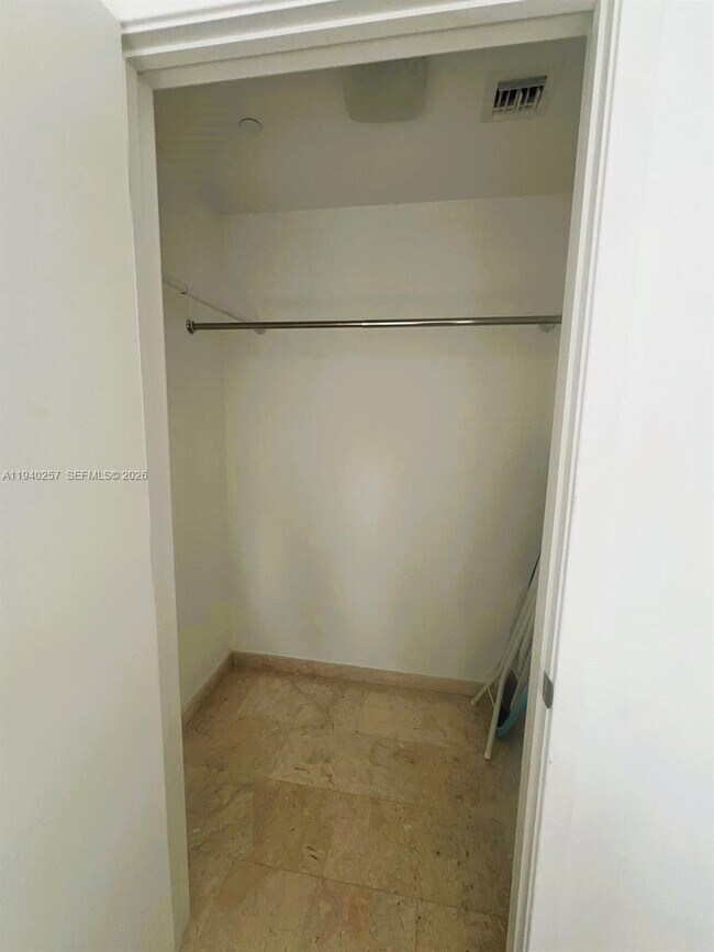 Building Photo - 68 SE 6th St