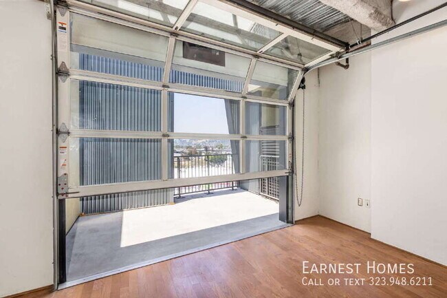 Building Photo - 200 N San Fernando Rd