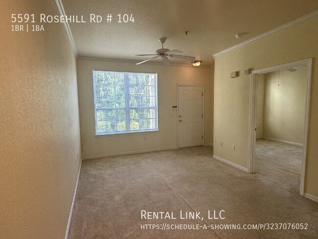 Building Photo - Resort-Style Living Just Minutes from Sies...
