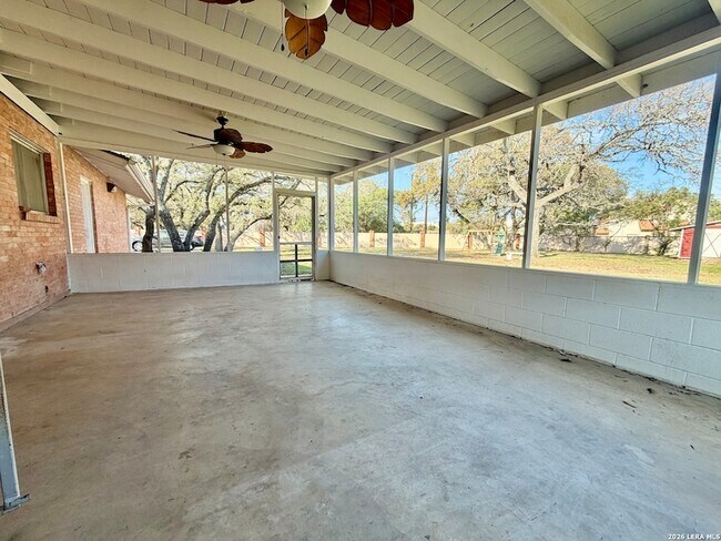 Building Photo - 115 Encino Grande St