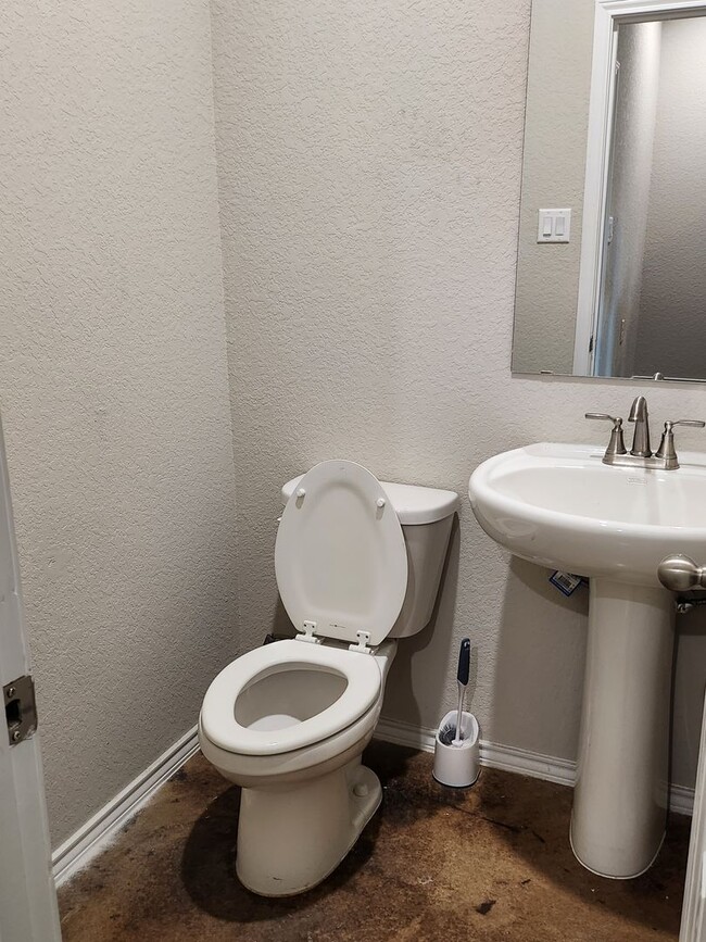 Building Photo - 3bd/2.5ba in Seguin