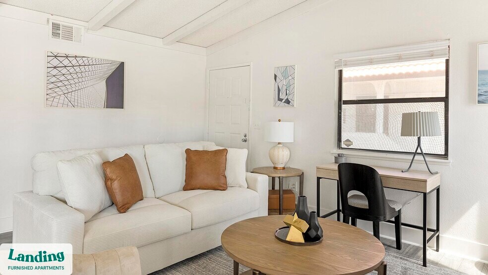 Building Photo - 5272 Tamarus St