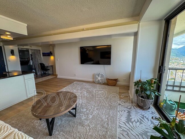 Building Photo - 2333 Kapiolani Blvd