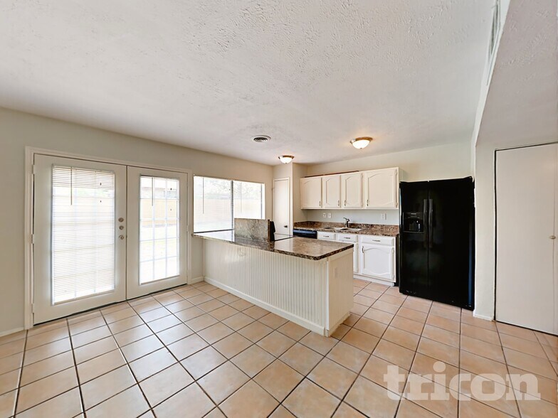 Building Photo - 7006 Blackberry Dr