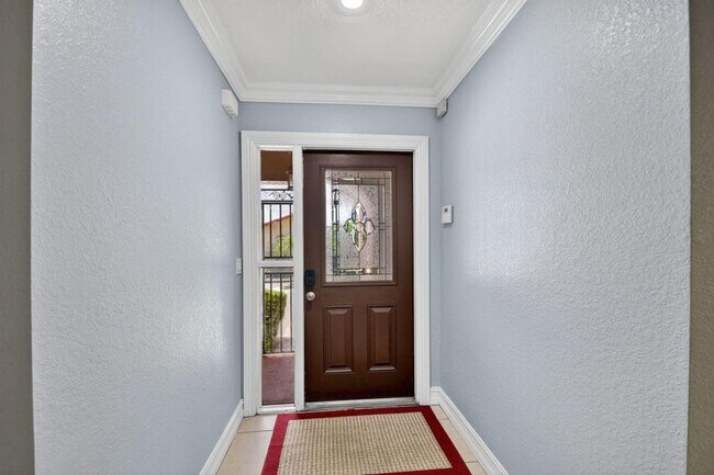 Building Photo - 1035 Soelca Dr