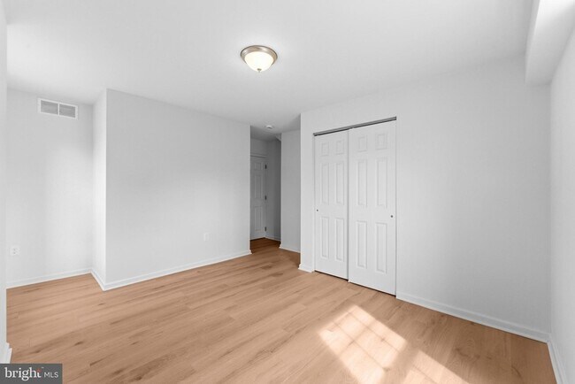 Building Photo - 2210 New Falls Rd