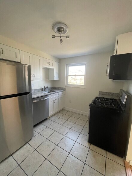 Building Photo - 797 Cooke Dr