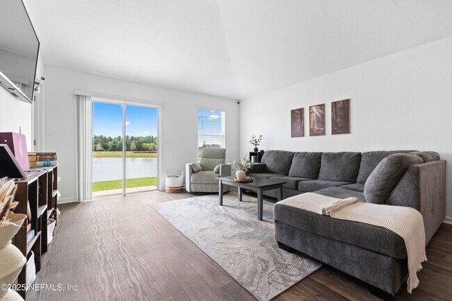 Building Photo - 12553 Russian Olive Rd