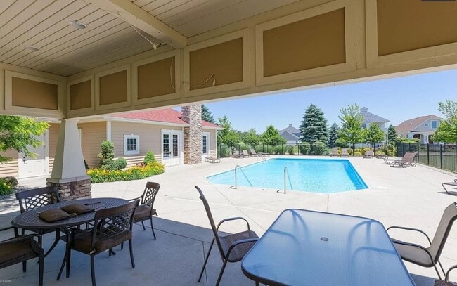 Building Photo - Outstanding Newer 4 Bed Condo in Resort Style Kensington Place in Holland!
