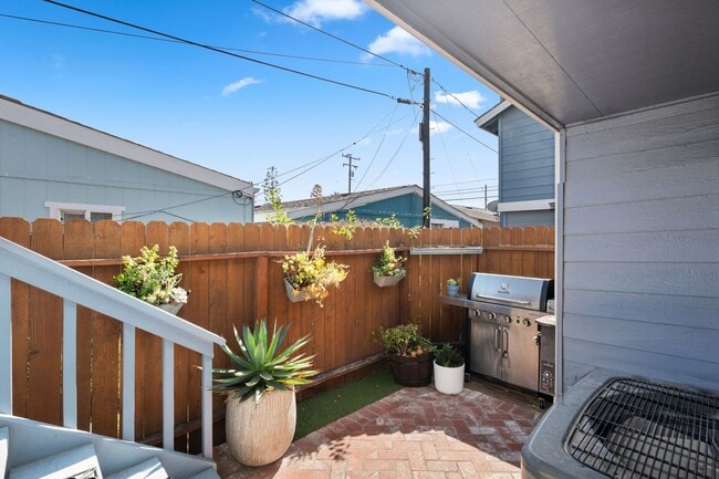 Building Photo - Comfortable 2-Bed, 2-Bath Home in Costa Mesa Near Shops, Restaurants & Lifestyle Hotspots