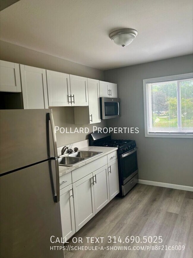 Building Photo - 13 Westwood Village