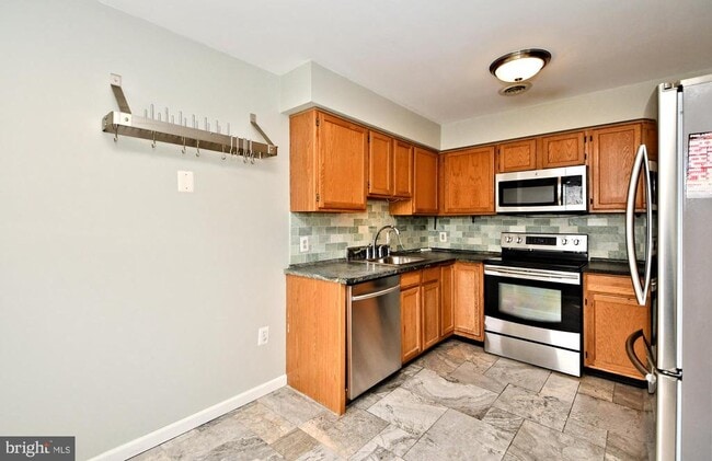 Building Photo - 122 Wheatsheaf Ln