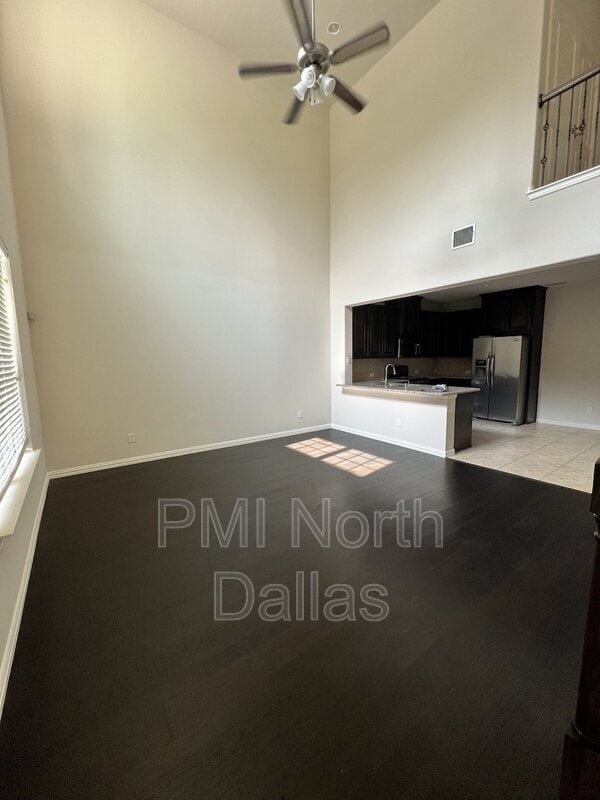 Building Photo - 532 S Greenville Ave