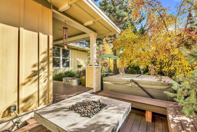 Building Photo - 3 Bed/2.5 Bath In The Heart of NW Crossing - Sacagawea