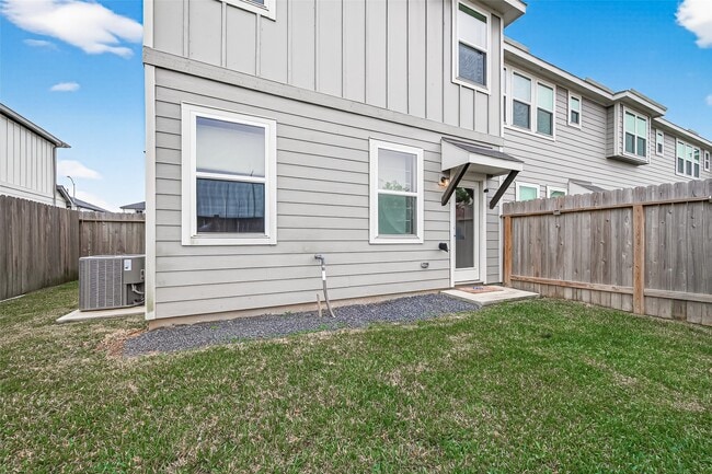 Building Photo - 27926 Western Crk Ct