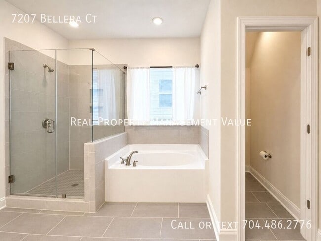 Building Photo - 7207 Bellera Ct
