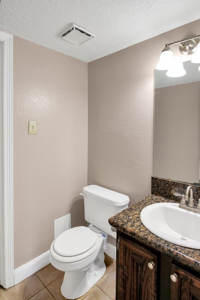 Building Photo - 12630 Summer Mill Dr