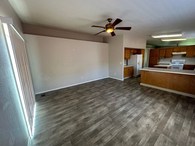 Building Photo - 17878 Empire Ct