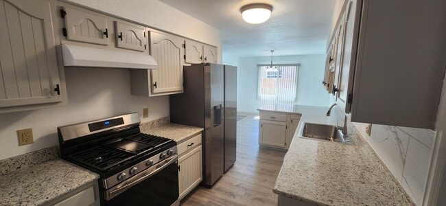 Building Photo - MOVE IN SPECIAL 1/2 OFF FIRST FULL MONTHS RENT.  ALL PROSPECTIVE TENANTS MUST SUBMIT A $58 NON-RE...