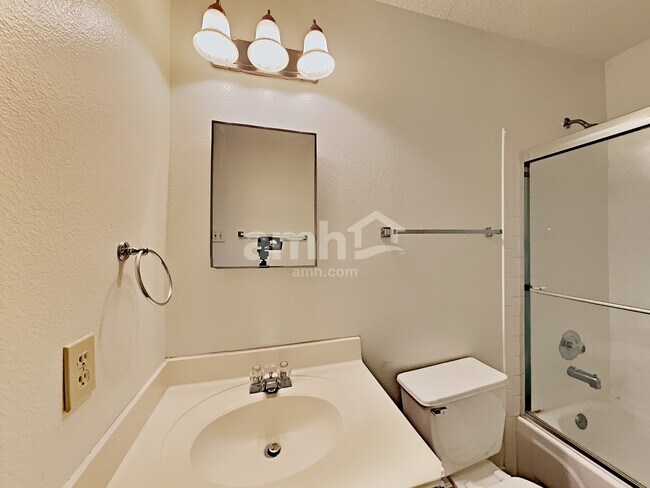 Building Photo - 8302 Parry Path