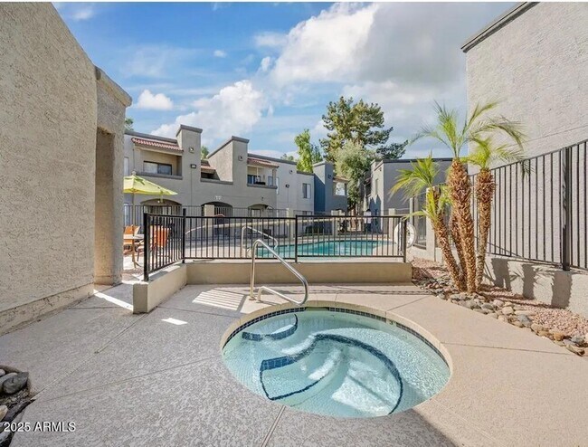 Building Photo - 5750 N 59th Ave