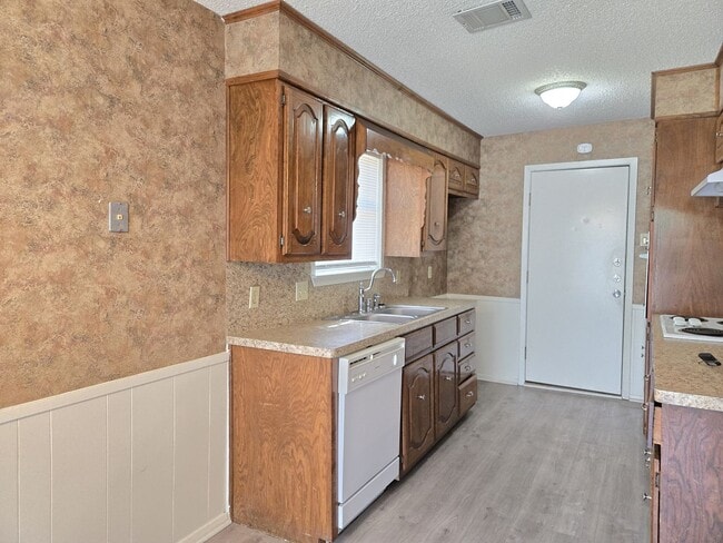 Building Photo - 3/2 House in Midway ISD!