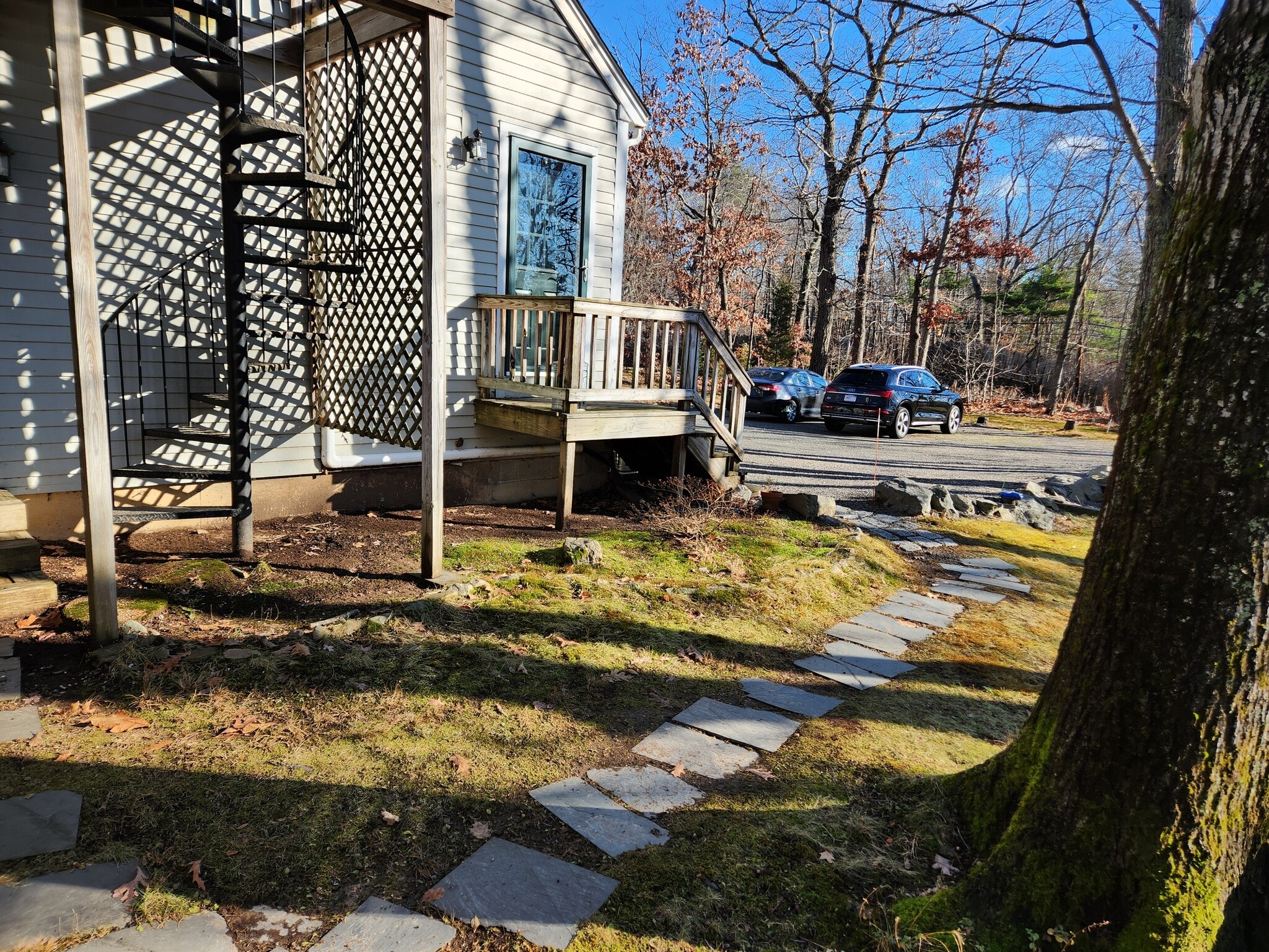 Path to studio - 228 Newburyport Tpke