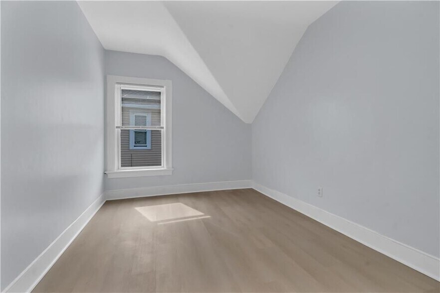 Building Photo - 131 Wendell St