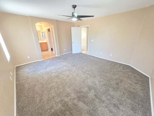 Building Photo - San Tan Heights
