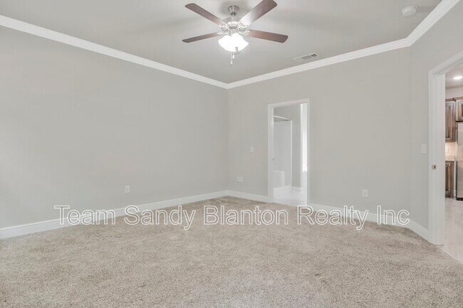 Building Photo - 5402 Parkside Dr