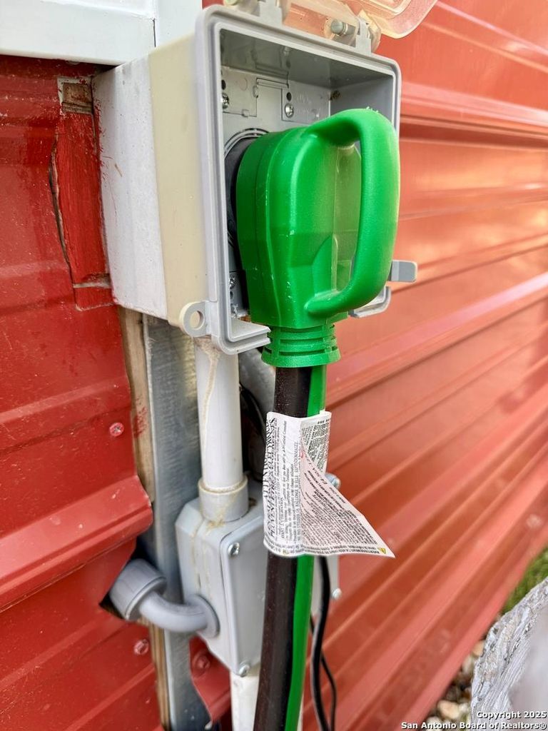 Building Photo - 1224 Campfire