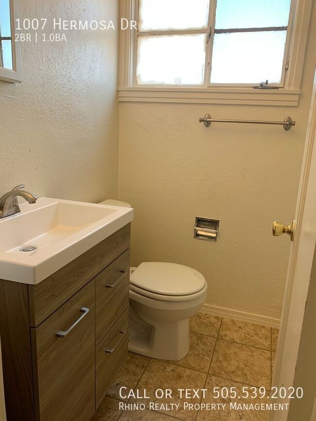 Building Photo - 1007 Hermosa Dr SE