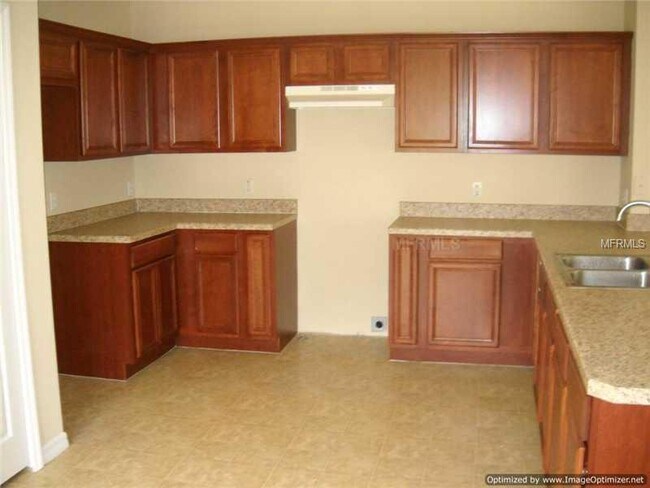 Building Photo - Beautiful House for Rent in Poinciana