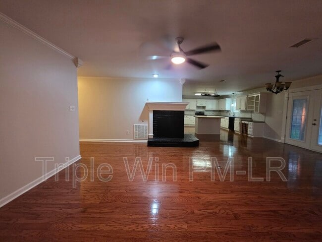 Building Photo - 12512 Woodbury Dr