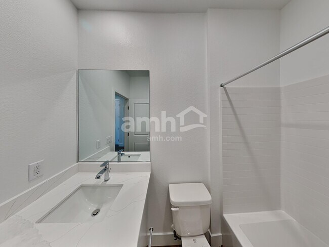 Building Photo - 145 Nico Azalea Ln