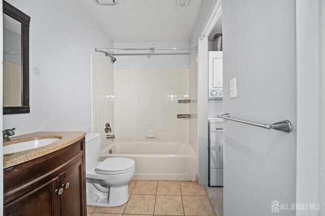 Building Photo - 307 Ravens Crest Dr