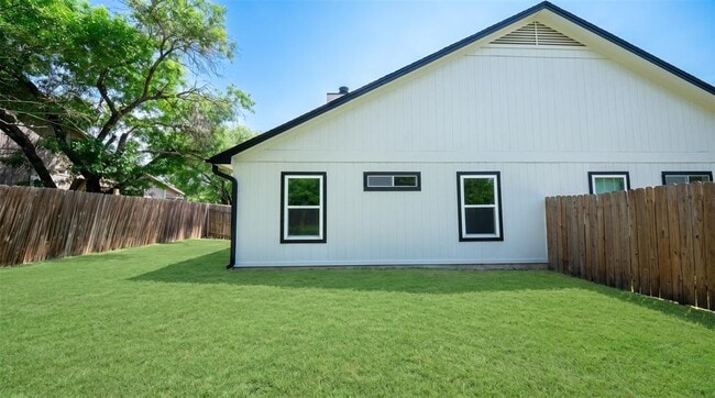 Building Photo - 339 Fantail Loop