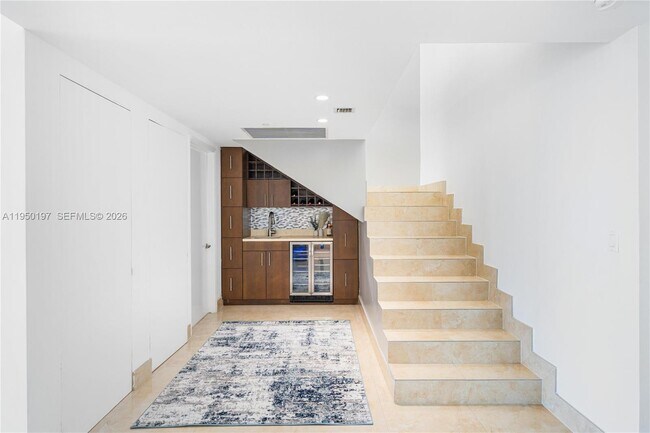 Building Photo - 495 Brickell Ave