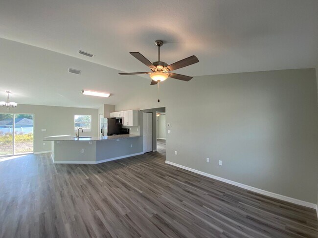 Building Photo - Great SE Ocala Home 3/2/2 **Won't Last**