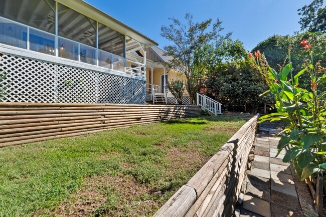 Building Photo - 1201 River Ridge Dr